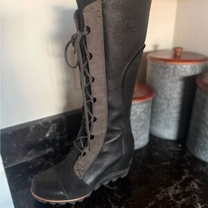 Sorel Cate the Great Black and Gray Lace Up Wedge Boots